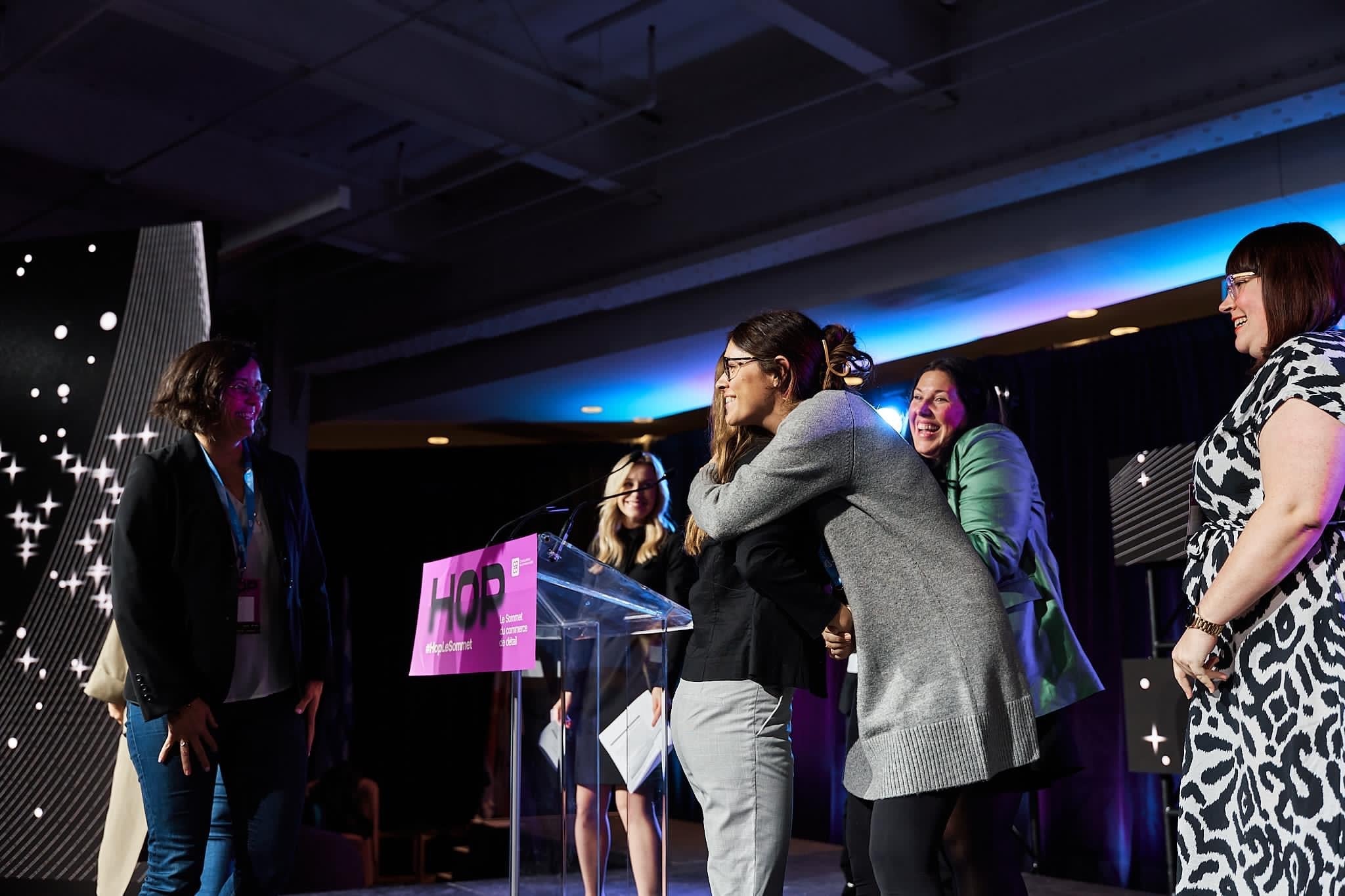 Finaliste - Prix reconnaissance Hop : Promotion de l'achat local | Le Sommet du commerce de détail - Floèm